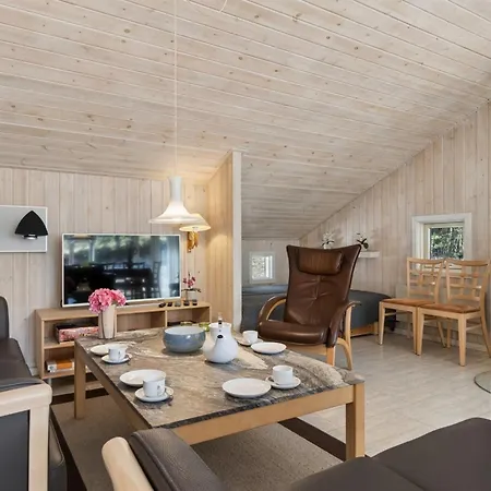 Vakantiehuis Sylvia - 900m From The Sea By Interhome